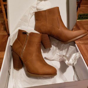 Ankle booties designed with vegan materials, sizes 6.5, 7 and 10